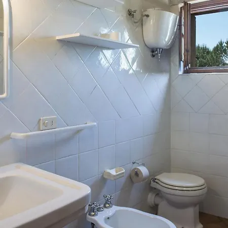 Le Caselle 26, Emma Villa Cortona