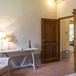 Vila Le Caselle 26, Emma *
