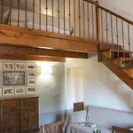 Le Caselle 26, Emma Vila Cortona