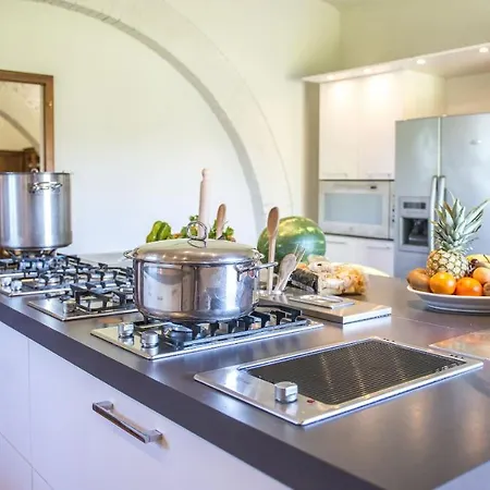 Villa Le Caselle 26, Emma