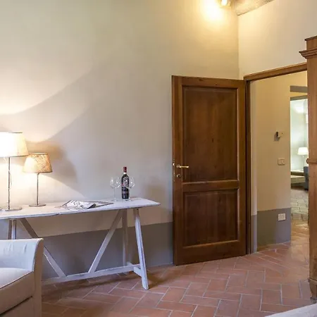 Vila Le Caselle 26, Emma *