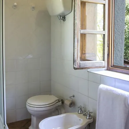 Le Caselle 26, Emma Villa Cortona