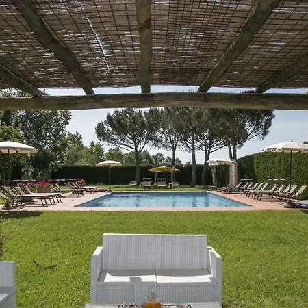 Le Caselle 26, Emma Villa Cortona