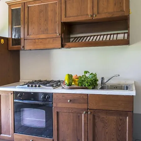 Le Caselle 26, Emma Vila