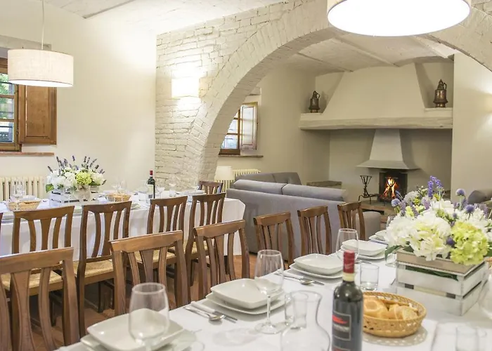 Le Caselle 26, Emma Villa Cortona