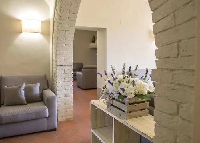 Villa Le Caselle 26, Emma Cortona