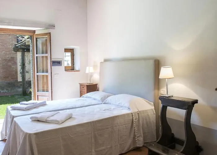 Le Caselle 26, Emma Villa Cortona