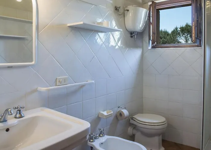 Le Caselle 26, Emma Villa Cortona