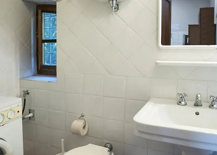 Le Caselle 26, Emma Villa Cortona