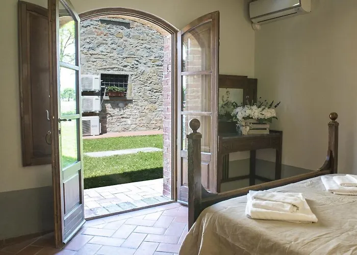 Le Caselle 26, Emma Cortona