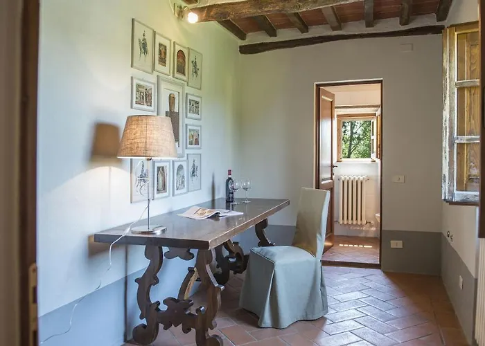 Villa Le Caselle 26, Emma Cortona